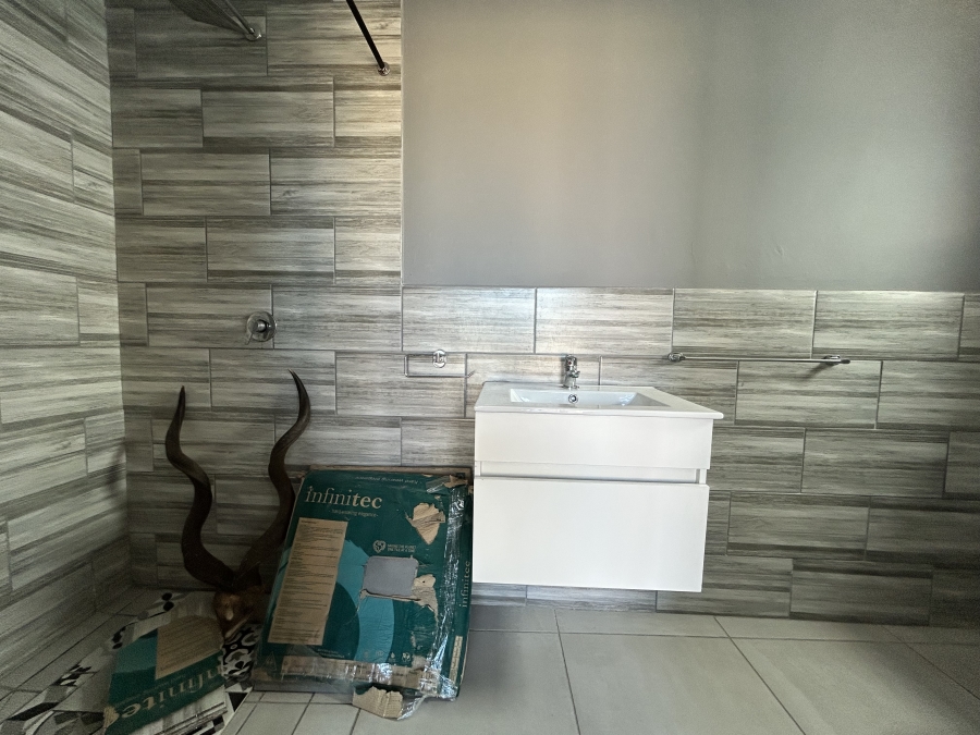 4 Bedroom Property for Sale in Wavecrest Eastern Cape